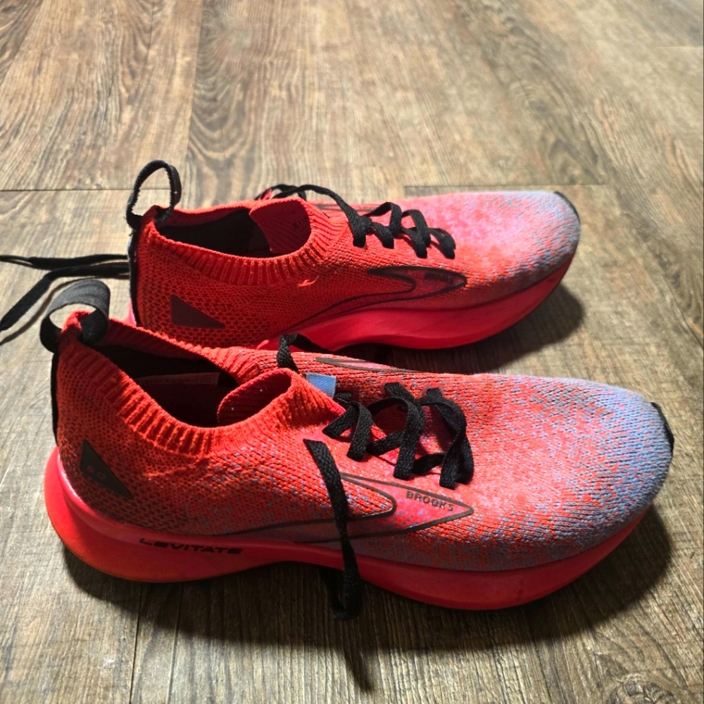 Brooks Levitate 5 Stealth Women's Running Shoes Size 6.5